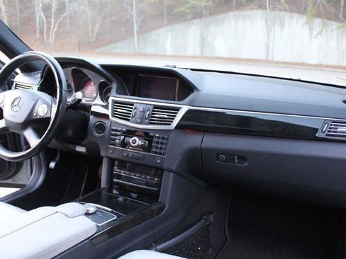 Used 2010 Mercedes-Benz E 350 Sedan image 11