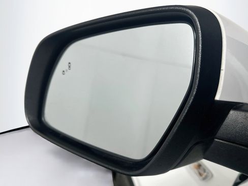 Used 2025 Hyundai Venue SEL FWD image 16
