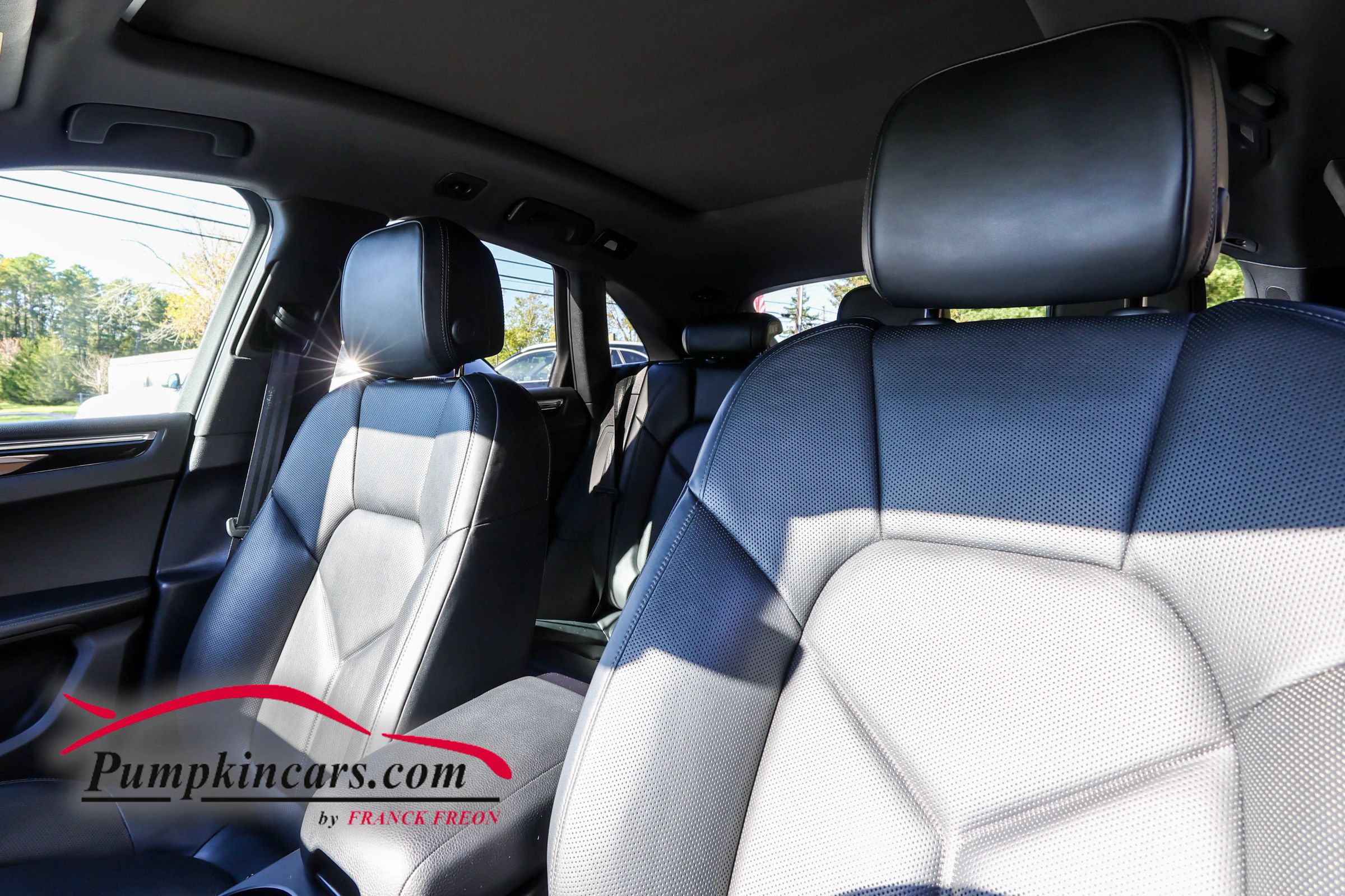 Used 2023 Porsche Macan AWD/4WD image 17