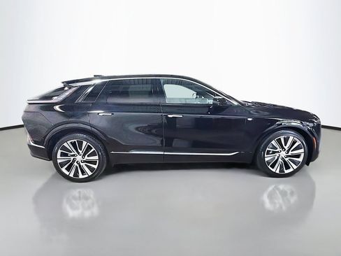 Used 2025 Cadillac Lyriq Luxury w/ LPO, Floor Liner Package AWD/4WD image 11