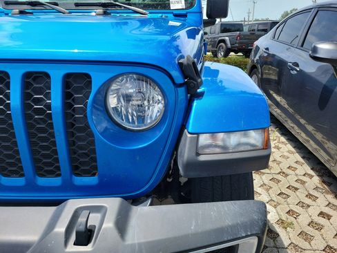 Used 2021 Jeep Gladiator Sport AWD/4WD image 4