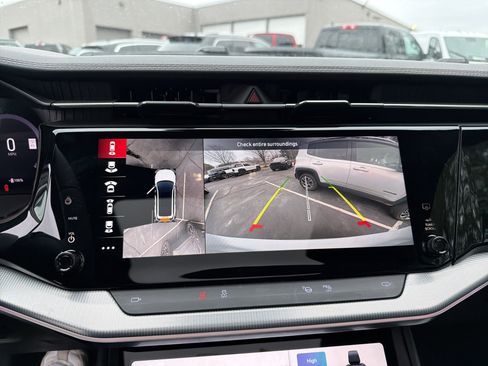 Used 2024 Jeep Wagoneer Launch Edition image 32