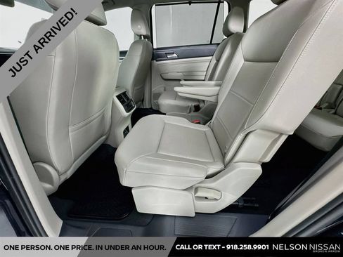 Used 2023 Volkswagen Atlas SE w/ Panoramic Sunroof Package AWD/4WD image 24