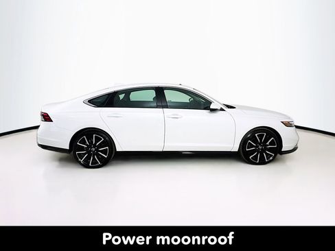 Used 2025 Honda Accord Touring image 9