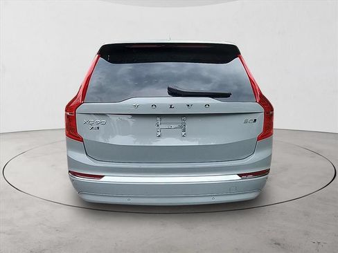 Certified 2025 Volvo XC90 B5 Core w/ Climate Package AWD/4WD image 4