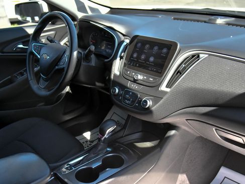 Used 2023 Chevrolet Malibu RS image 39