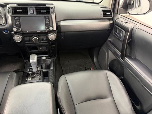Used 2021 Toyota 4Runner TRD Off-Road Premium w/ Moonroof Package AWD/4WD image 29