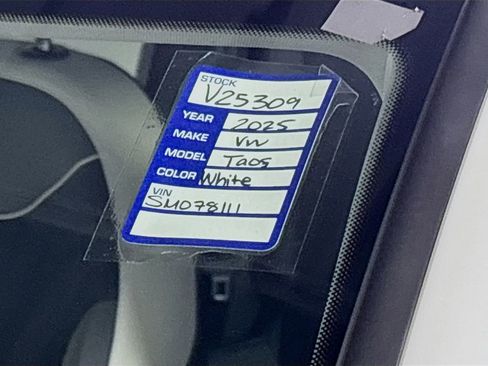 New 2025 Volkswagen Taos SE image 25