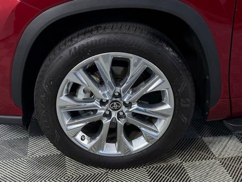 Used 2023 Toyota Highlander Limited FWD image 14
