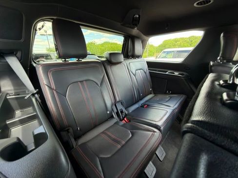 Used 2024 Ford Expedition Limited RWD image 11