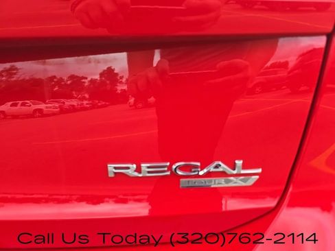 Used 2019 Buick Regal Preferred w/ Sights and Sounds Package AWD/4WD image 7