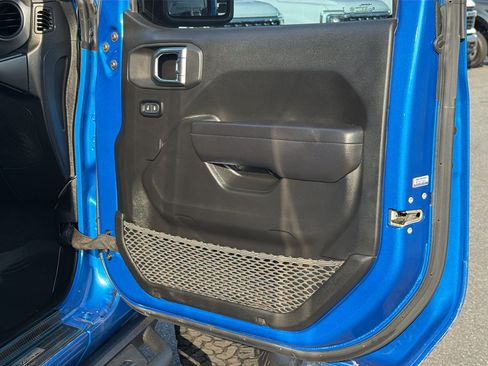 Used 2023 Jeep Wrangler Unlimited Sport AWD/4WD image 31