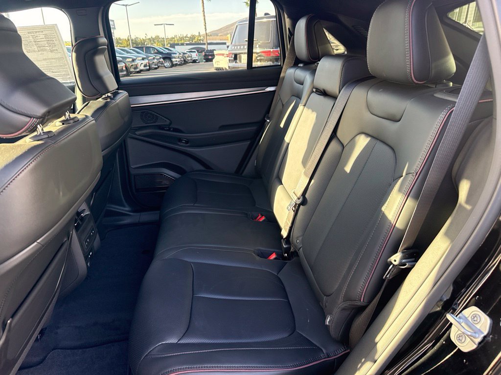 Used 2025 Jeep Wagoneer S Launch Edition AWD/4WD image 16