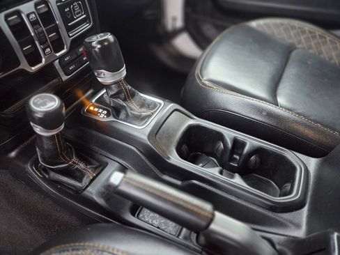 Used 2021 Jeep Wrangler Unlimited Sahara image 18