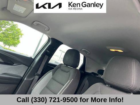 Used 2022 Chevrolet TrailBlazer LT FWD image 42