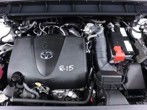 Used 2021 Toyota Highlander XLE image 46