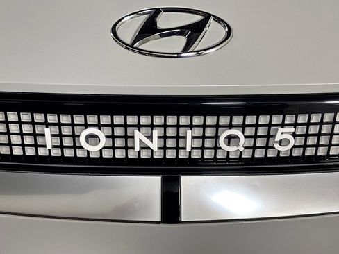 Used 2023 Hyundai Ioniq 5 Limited AWD/4WD image 25
