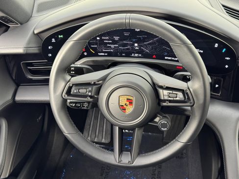 Used 2022 Porsche Taycan 4S image 21