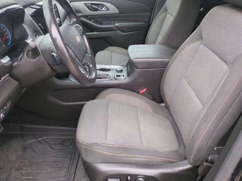 Used 2021 Chevrolet Traverse LT FWD image 16
