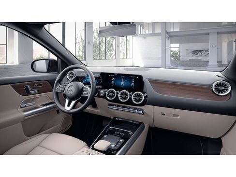 Used 2023 Mercedes-Benz GLA 250 4MATIC image 6