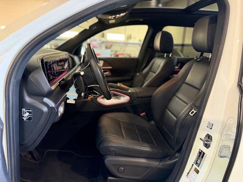 Used 2024 Mercedes-Benz GLS 450 4MATIC image 5