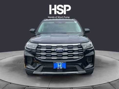 Used 2025 Ford Explorer Active AWD/4WD image 8