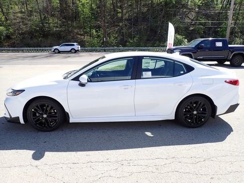 New 2026 Toyota Camry SE FWD image 7