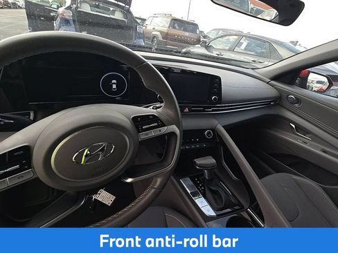 Used 2022 Hyundai Elantra SEL w/ Convenience Package FWD image 11