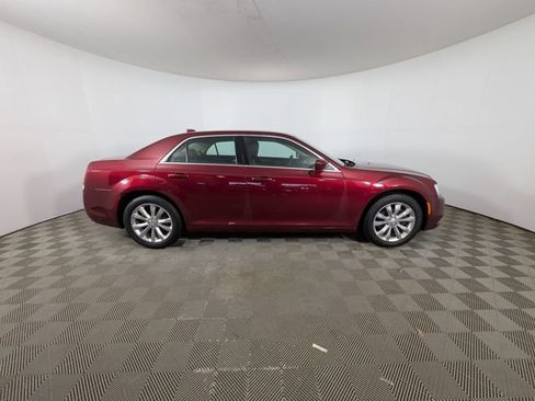 Used 2020 Chrysler 300 Touring image 28