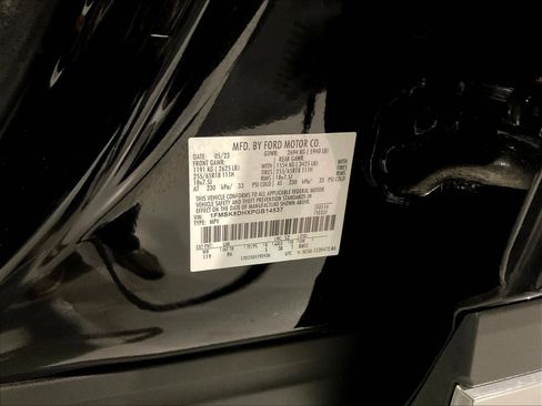 Used 2023 Ford Explorer XLT AWD/4WD image 19