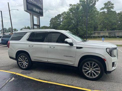 Used 2022 GMC Yukon Denali w/ Denali Premium Package AWD/4WD image 7
