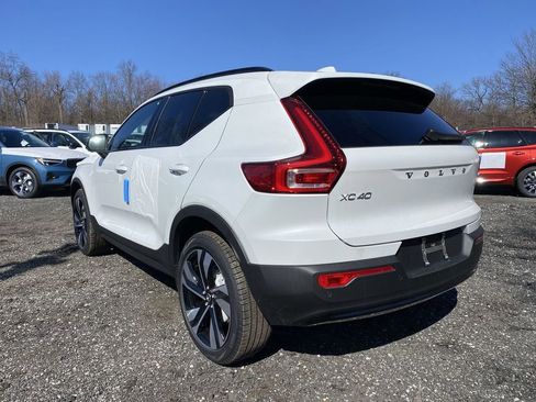 Used 2023 Volvo XC40 B5 Plus w/ Driver Assist Package image 5