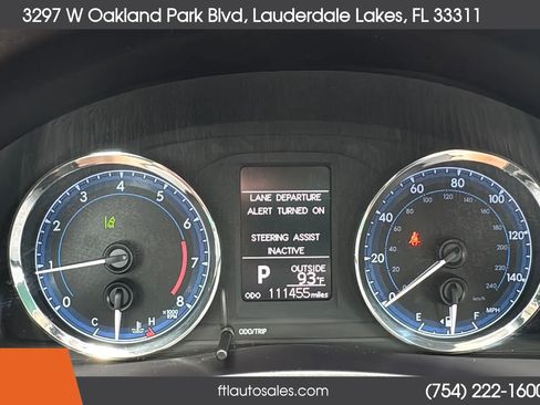 Used 2018 Toyota Corolla LE FWD image 46