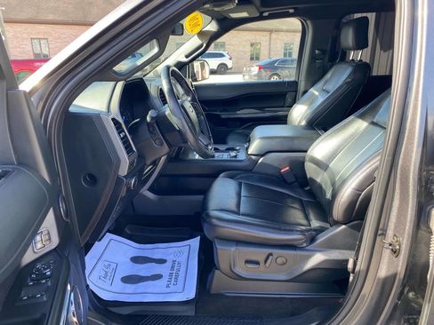Used 2020 Ford Expedition XLT w/ Equipment Group 202A AWD/4WD image 14