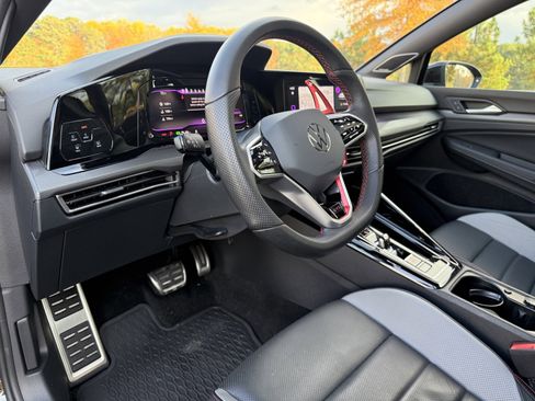 Used 2024 Volkswagen GTI SE w/ SE Leather Seats Package image 21