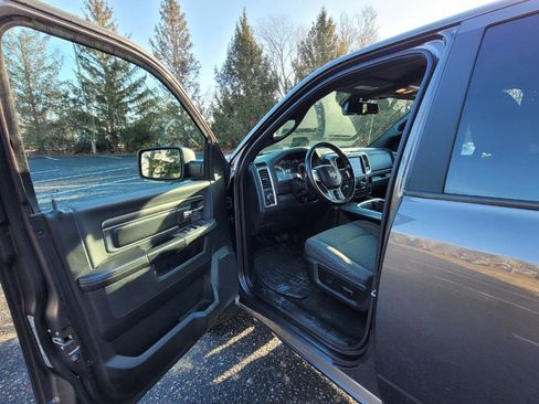 Used 2021 RAM 1500 Classic Warlock w/ Luxury Group image 10