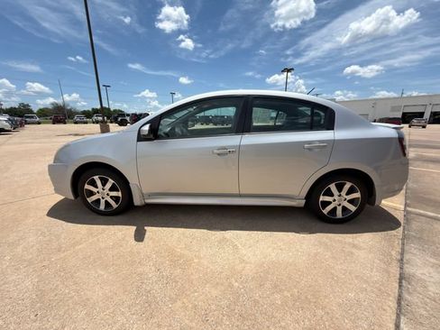 Used 2012 Nissan Sentra 2.0 SR w/ Special Edition Pkg FWD image 10