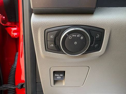 Used 2016 Ford F150 XLT image 23