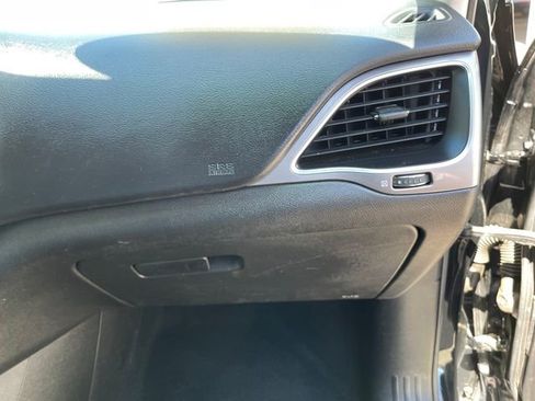 Used 2021 Jeep Cherokee Latitude Plus AWD/4WD image 36