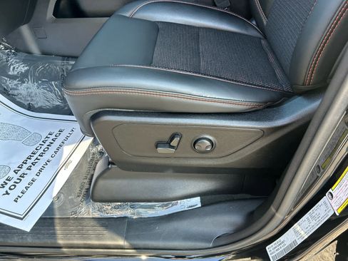 Used 2022 RAM 1500 Big Horn w/ Built-to-serve Edition image 11