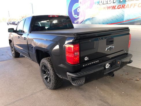 Used 2017 Chevrolet Silverado 1500 LT w/ Midnight Edition AWD/4WD image 6