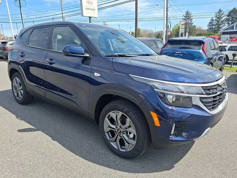 New 2026 Kia Seltos LX image 2