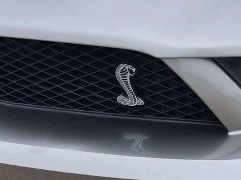Used 2009 Ford Mustang Shelby GT500 RWD image 12