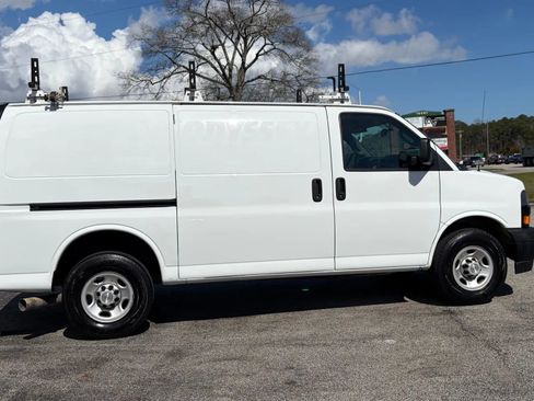 Used 2020 Chevrolet Express 2500 Regular Van 3D image 7