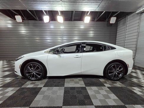 Used 2024 Toyota Prius XLE image 7