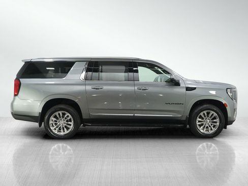 Used 2023 GMC Yukon XL SLT w/ SLT Premium Package image 6