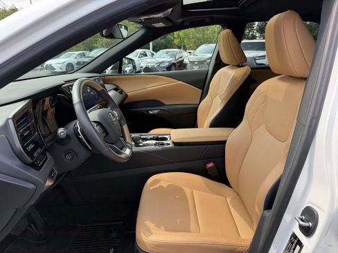 Used 2024 Lexus RX 350 Premium w/ Accessory Package (Z1) AWD/4WD image 13