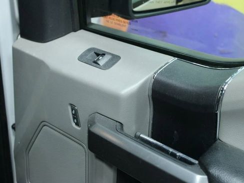 Used 2020 Ford F150 XLT image 10