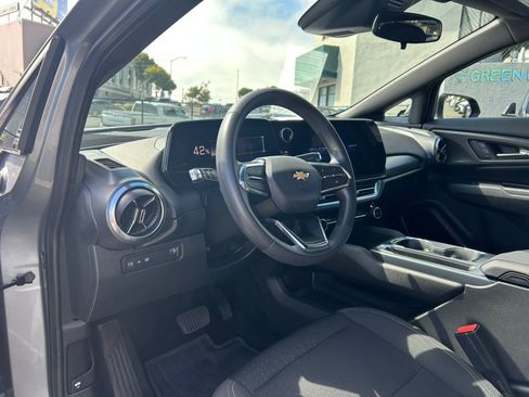 Used 2025 Chevrolet Equinox EV LT FWD image 13