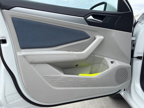 New 2026 Volkswagen Jetta SE image 14